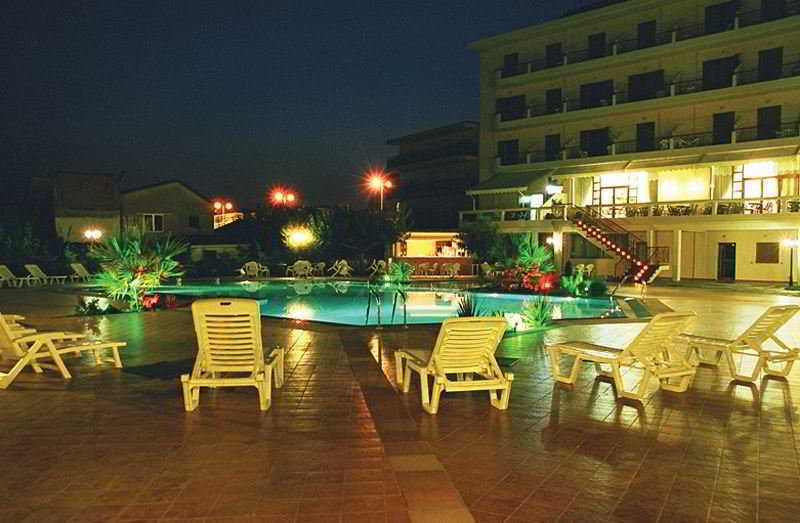 Hotel Orfeas Калампака Экстерьер фото