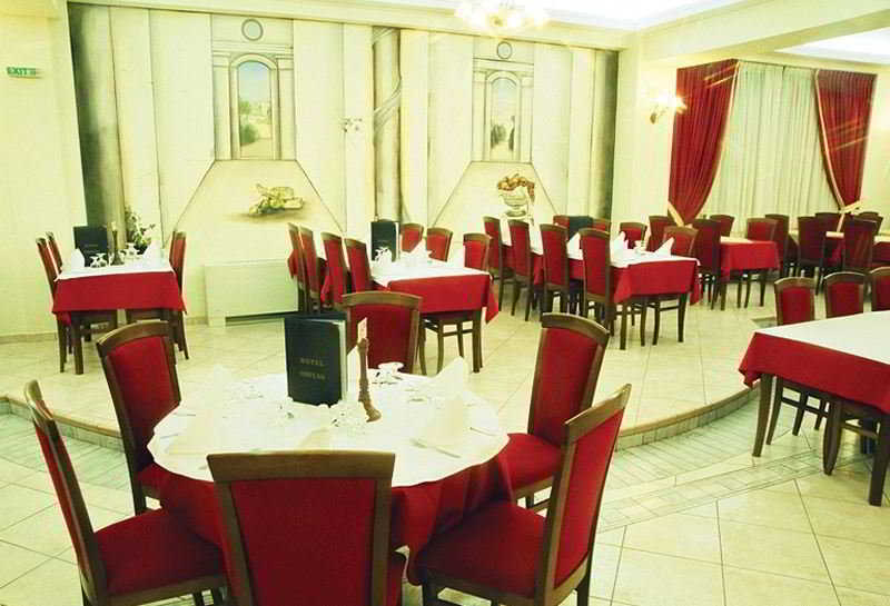 Hotel Orfeas Калампака Экстерьер фото