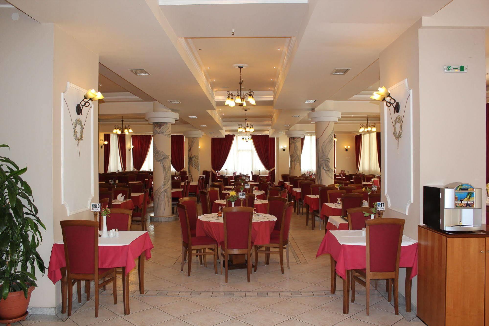 Hotel Orfeas Калампака Экстерьер фото
