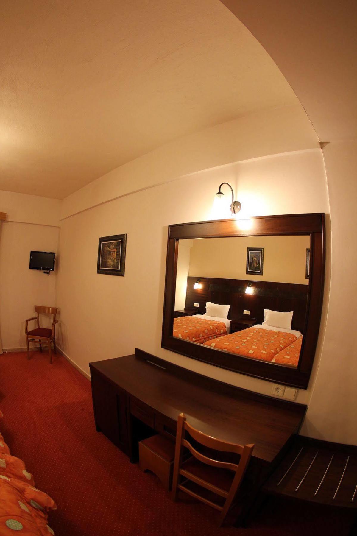 Hotel Orfeas Калампака Экстерьер фото
