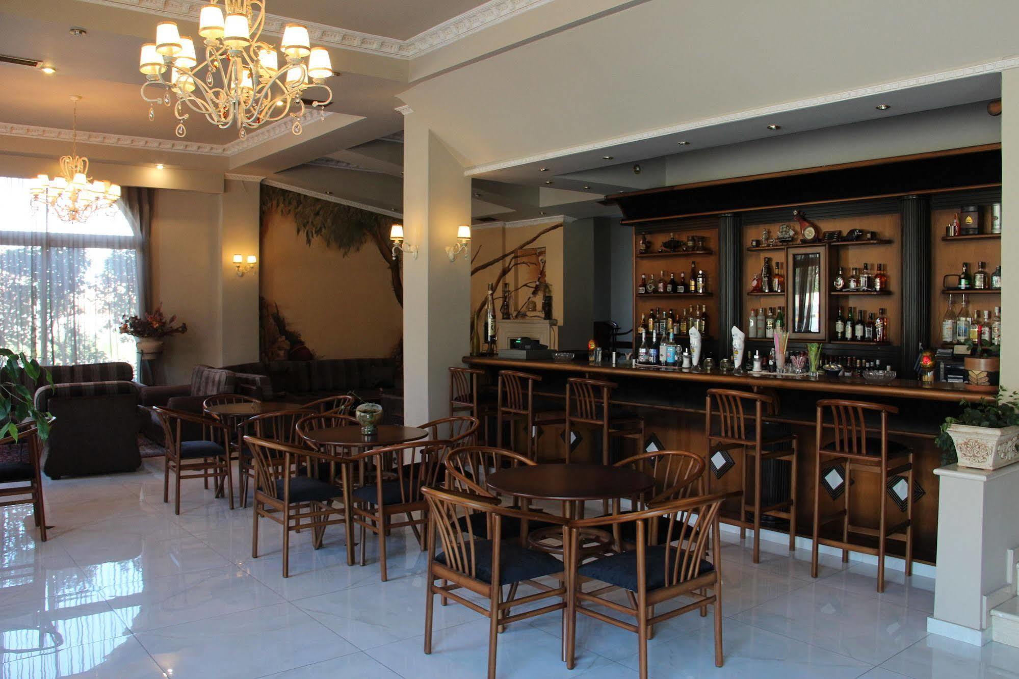 Hotel Orfeas Калампака Экстерьер фото